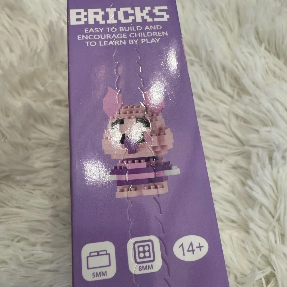 Piglet Winnie the Pooh BRICKS Pink & Purple Pixel Building Set - 135 PCS